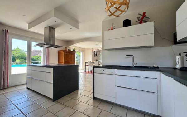 Maison à vendre    5 pièces • 144 m2 Lescar