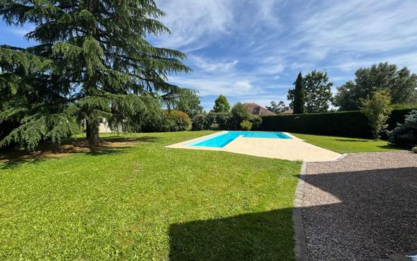 Maison à vendre    5 pièces • 144 m2 Lescar