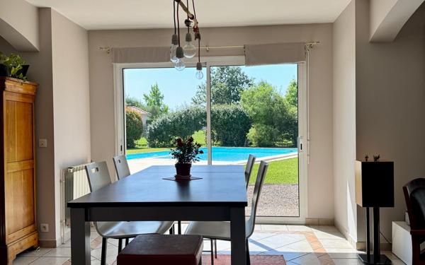 Maison à vendre    5 pièces • 144 m2 Lescar