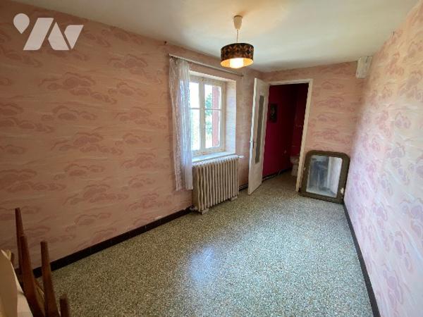 MAISON A RENOVER DANS HAMEAU