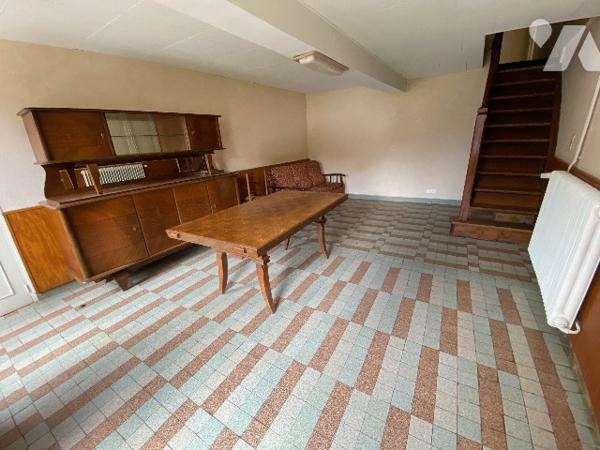 MAISON A RENOVER DANS HAMEAU