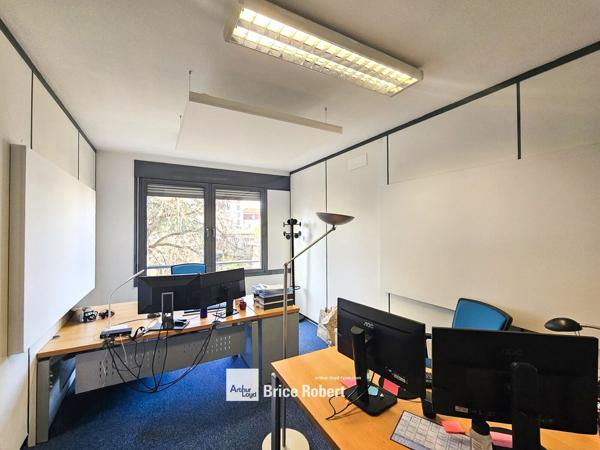 Bureaux à louer à Lyon 3ème avec parkings et accès métro Sans Souci