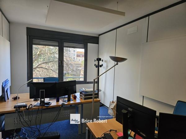Bureaux à louer à Lyon 3ème avec parkings et accès métro Sans Souci