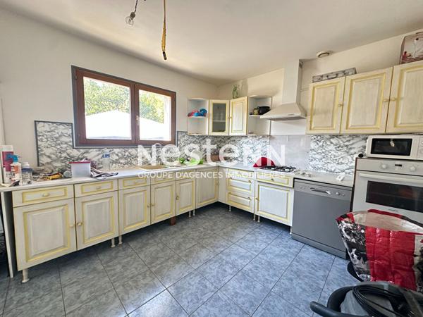 Vente charmante maison de 71 m² avec 2 chambres et hangar de 175m² à Vaas (72500)