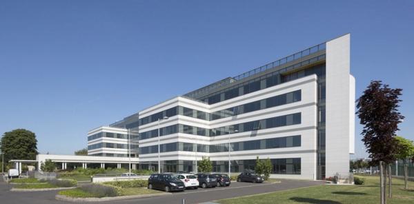 Bureaux neufs en bordure de la Seine, espaces verts et services pour un confort optimal