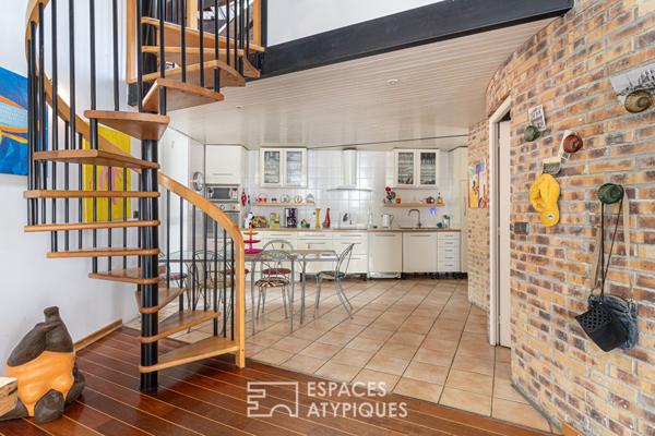 Loft en Duplex au Charme Industriel – Marseille 16ème