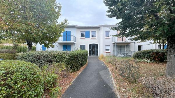A LOUER APPARTEMENT DE TYPE 2 DANS UNE RESIDENCE DE STANDING -SECTEUR BLAYE , Blaye