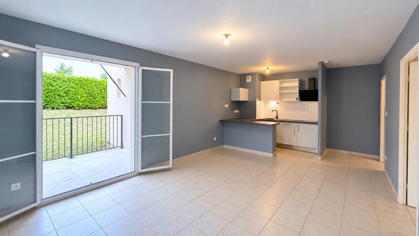 A LOUER APPARTEMENT DE TYPE 2 DANS UNE RESIDENCE DE STANDING -SECTEUR BLAYE , Blaye