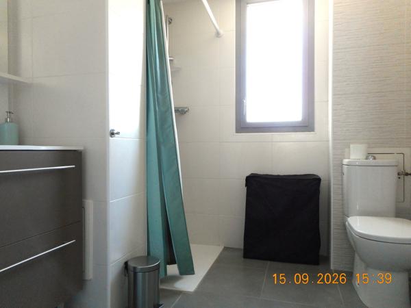 Bordeaux 33100, studio de 25 m² au 3e étage, séjour avec coin cuisine