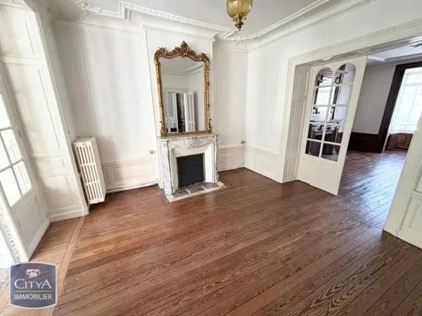 Maison à vendre 10 pièces 246m² Laon (02000)