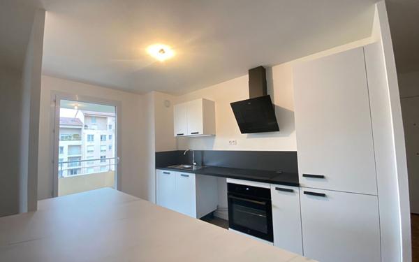 Appartement à louer    2 pièces •  Lyon 3