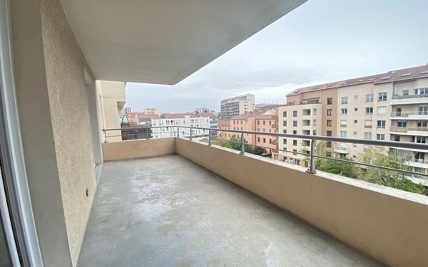 Appartement à louer    2 pièces •  Lyon 3