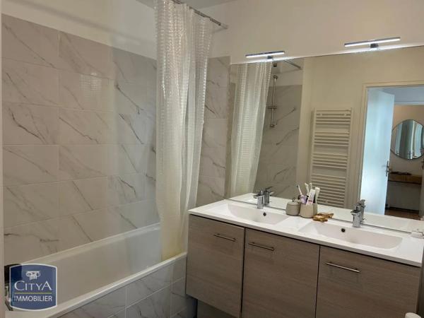 Appartement à louer 3 pièces 61.7m² Serris (77700)