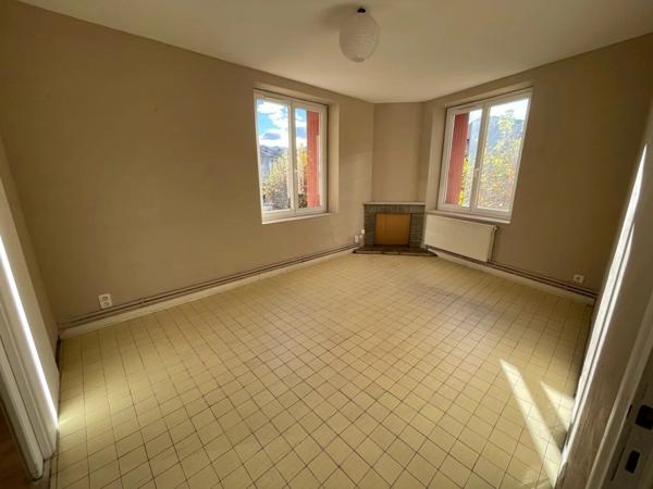 Location Appartement 4 pièces 72 m2 à Lavelanet