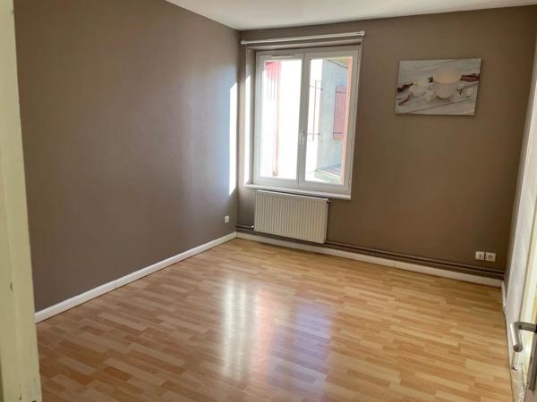 Location Appartement 4 pièces 72 m2 à Lavelanet