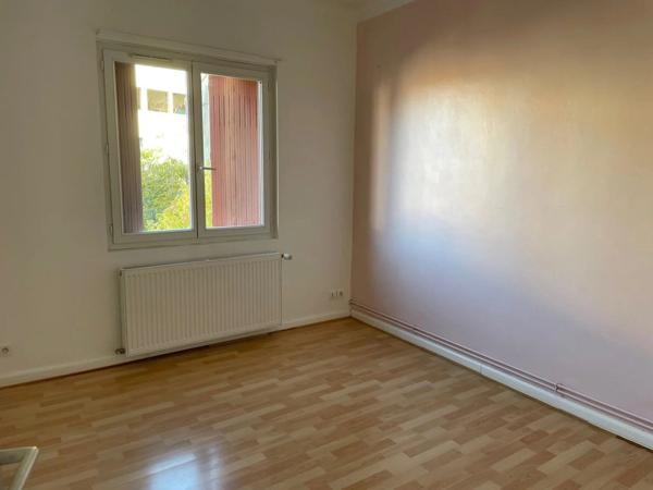 Location Appartement 4 pièces 72 m2 à Lavelanet
