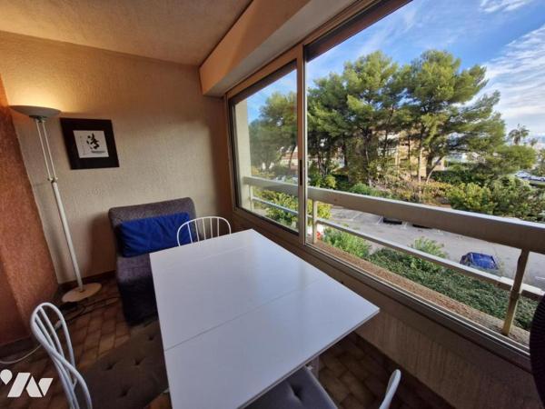 Studio cabine + place de stationnement