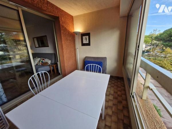 Studio cabine + place de stationnement