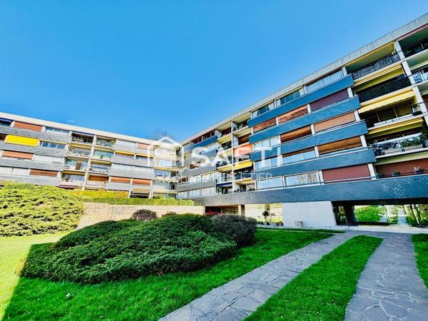 Appartement traversant au calme avec balcon soleil