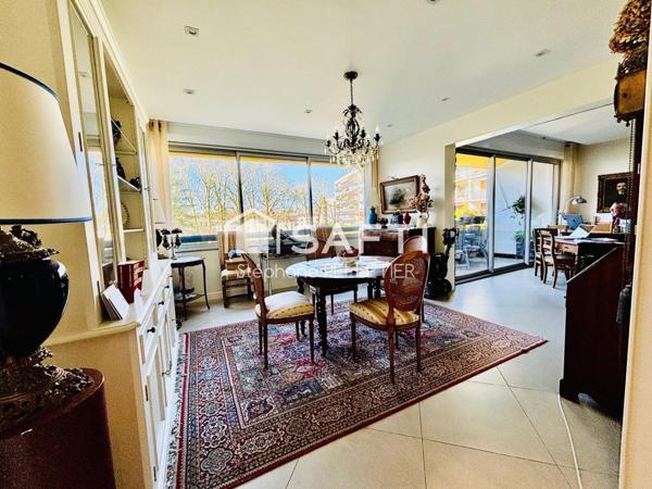 Appartement traversant au calme avec balcon soleil