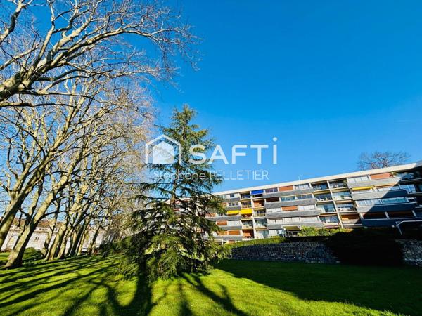Appartement traversant au calme avec balcon soleil