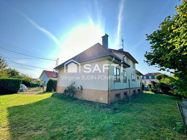 MAISON INDIVIDUELLE : 3 CHAMBRES, JARDIN, GARAGES