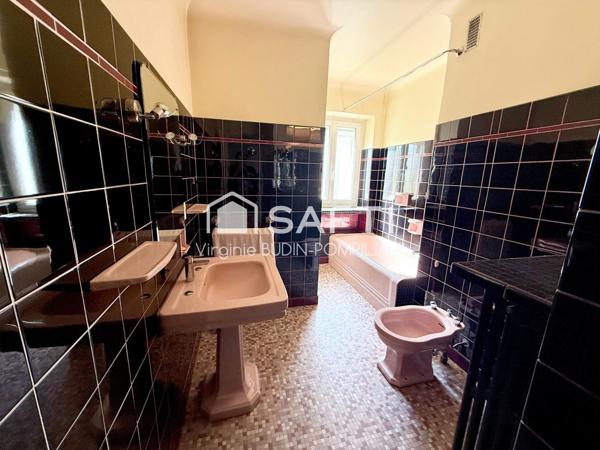 MAISON INDIVIDUELLE : 3 CHAMBRES, JARDIN, GARAGES