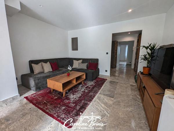 Appartement rénové avec jardin de 90 m² et piscine - Bordeaux St Genes/St Nicolas- T2 bis 60 m²