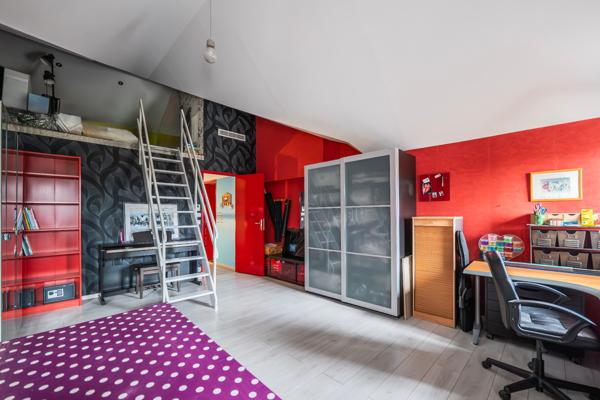 Maison 10 pièces 280 m²