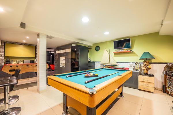 Maison 10 pièces 280 m²