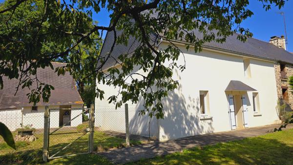 Maison en campagne avec hangars et terrain de plus d'un hectare