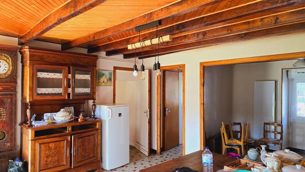 Maison en campagne avec hangars et terrain de plus d'un hectare