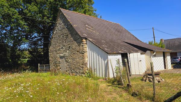 Maison en campagne avec hangars et terrain de plus d'un hectare