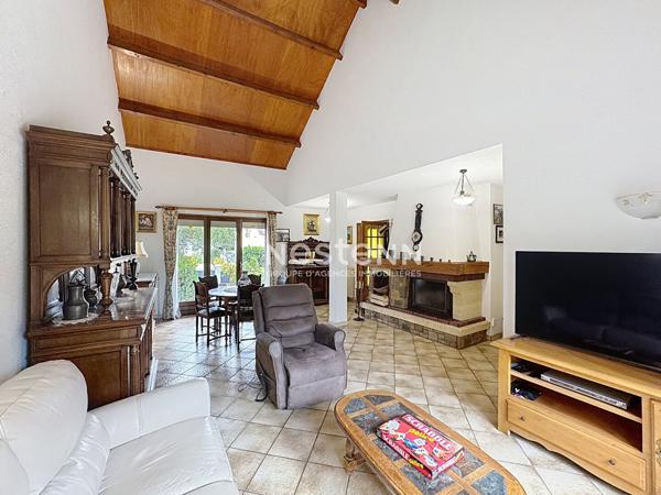 Maison spacieuse à vendre à Domont - 4 chambres, jardin et garage