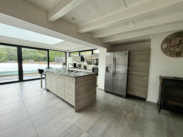 Local d activites de 230 m²