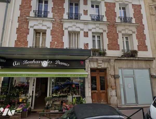 Immeuble entier - 15 logements et 2 locaux commerciaux