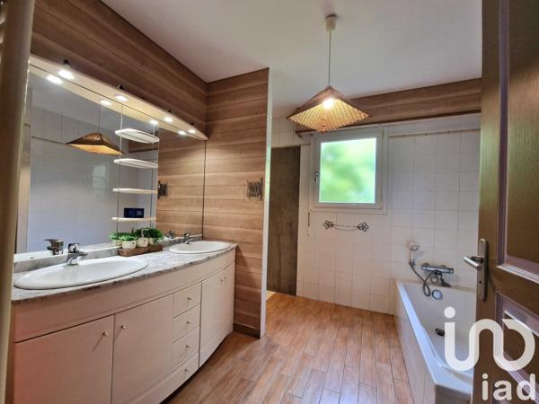 Maison à vendre 7 pièces 175 m² Le Poiré-sur-Vie