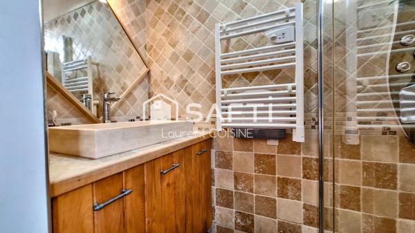 Élégance et confort pour cette maison familiale T6 sans travaux, avec piscine et prestations soignées