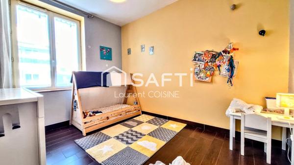 Élégance et confort pour cette maison familiale T6 sans travaux, avec piscine et prestations soignées