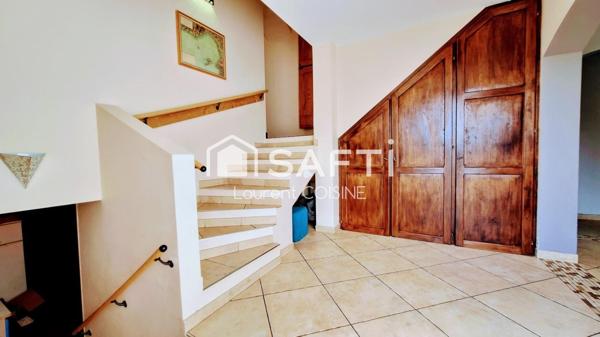 Élégance et confort pour cette maison familiale T6 sans travaux, avec piscine et prestations soignées