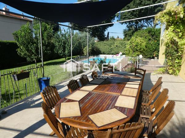 Élégance et confort pour cette maison familiale T6 sans travaux, avec piscine et prestations soignées