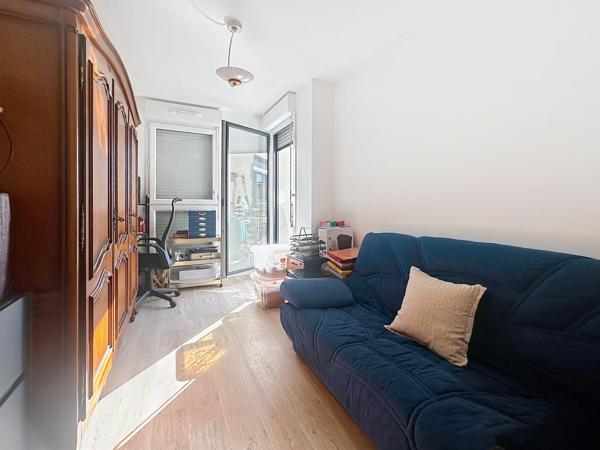 T3 récent au calme avec balcon et box