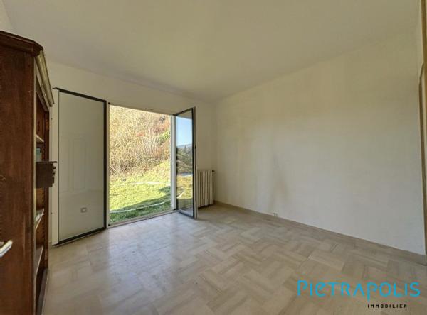 Maison de plain-pied 185 m² – Quartier prisé – Terrain arboré 2 500 m²