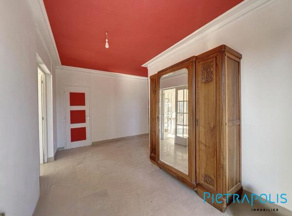 Maison de plain-pied 185 m² – Quartier prisé – Terrain arboré 2 500 m²
