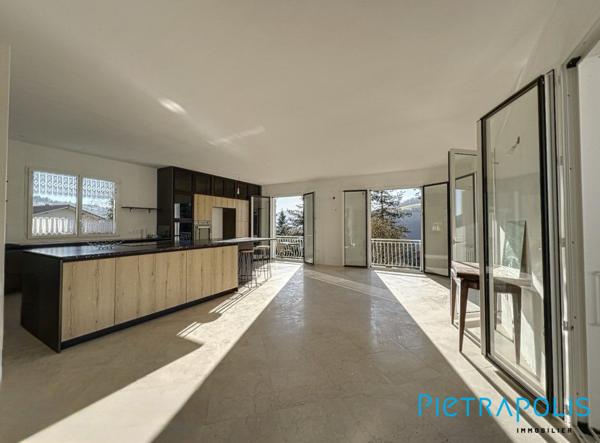 Maison de plain-pied 185 m² – Quartier prisé – Terrain arboré 2 500 m²