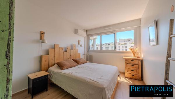T3 stylé à la rénovation raffinée !