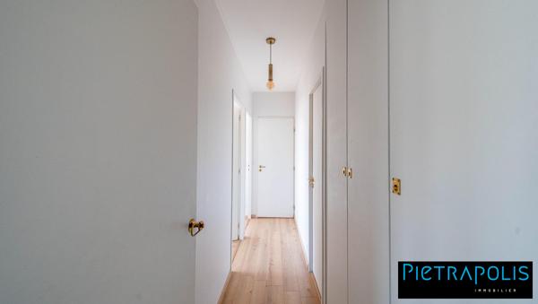 T3 stylé à la rénovation raffinée !