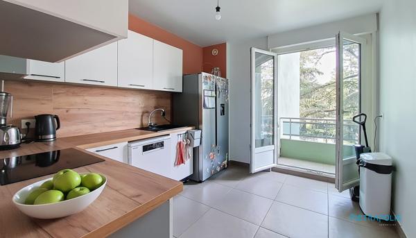 T4 de standing avec balcon et garage double