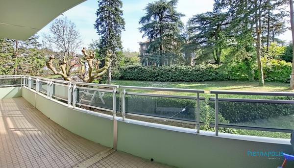 T4 de standing avec balcon et garage double