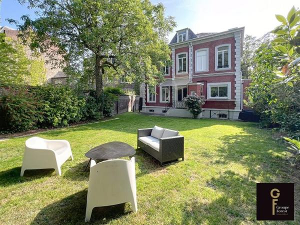 Maison individuelle La Madeleine Secteur La Madeleine 247 m²